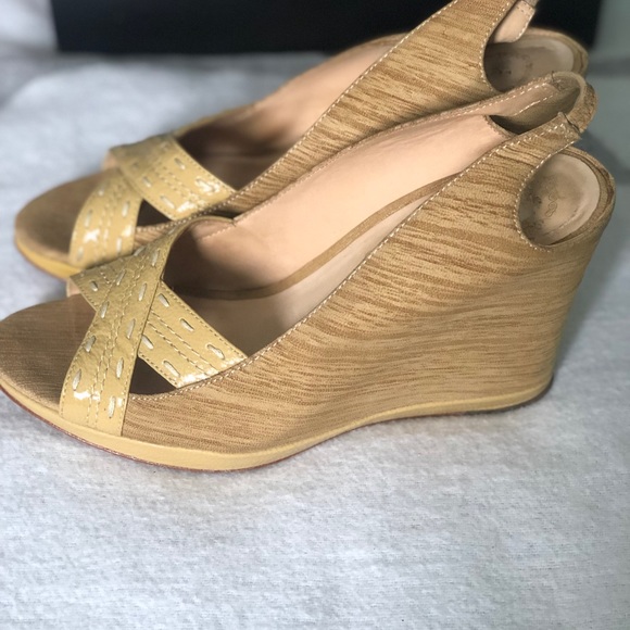 Modern vintage slingback wedges - Picture 3 of 5